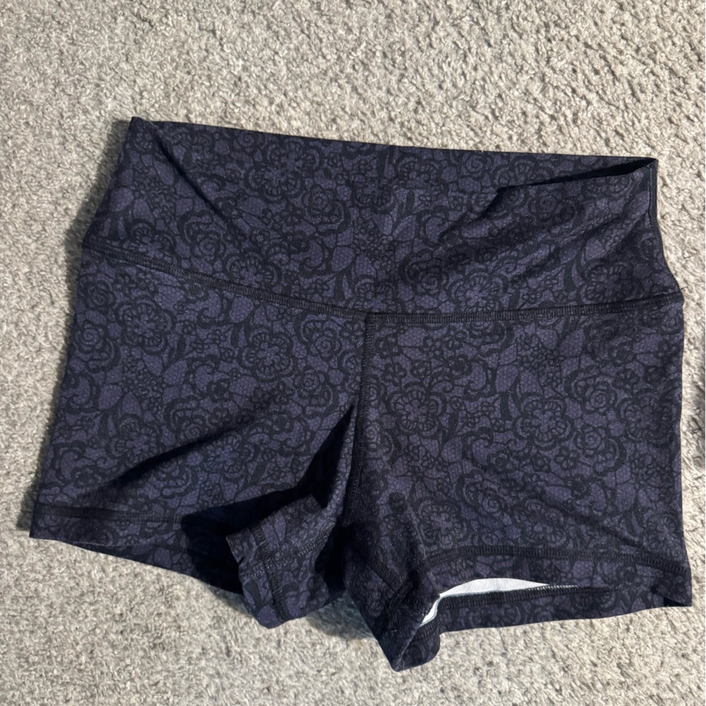 RokTheBox - Midwaist lace CrossFit shorts